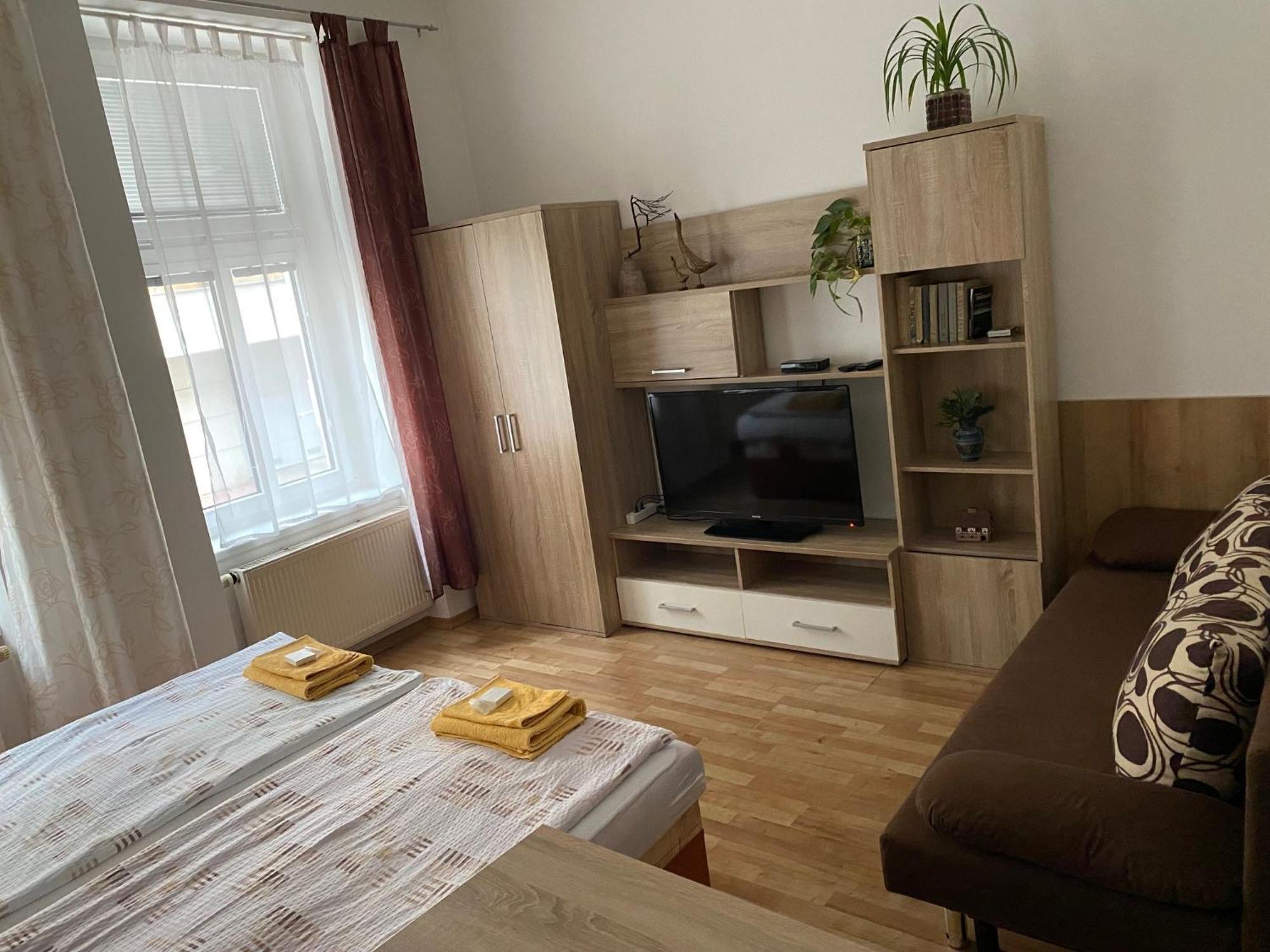 צ'סקה בודיוביצה Apartmany - Penzion Smetanka מראה חיצוני תמונה