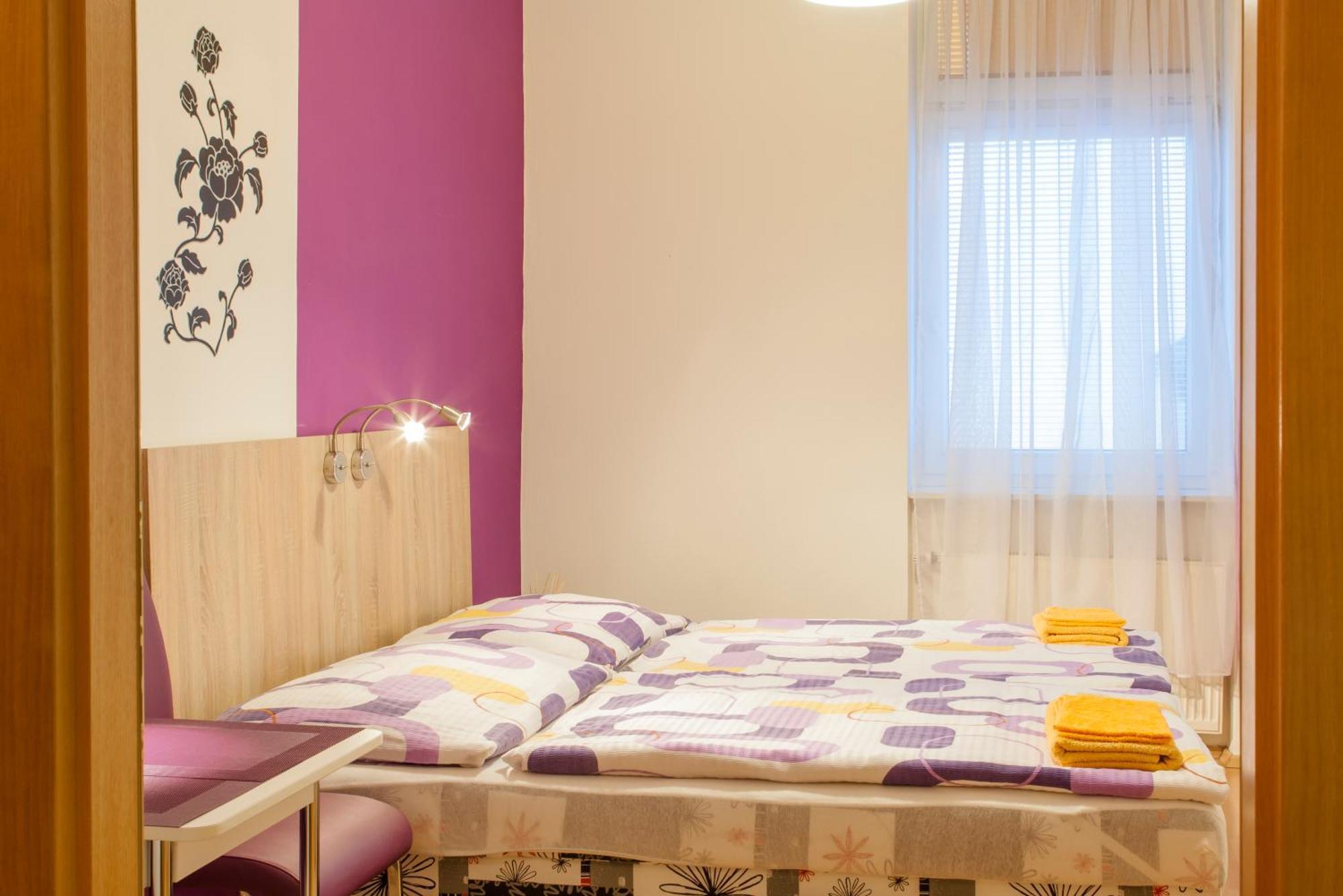 צ'סקה בודיוביצה Apartmany - Penzion Smetanka מראה חיצוני תמונה