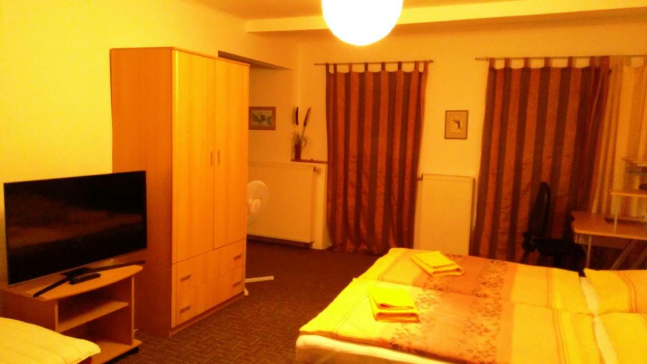 צ'סקה בודיוביצה Apartmany - Penzion Smetanka מראה חיצוני תמונה